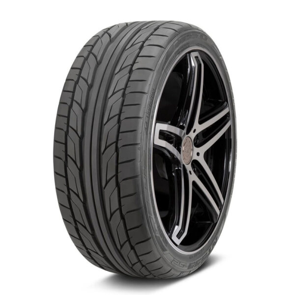 Nitto NT555 205/45R16 Rendimiento Óptimo